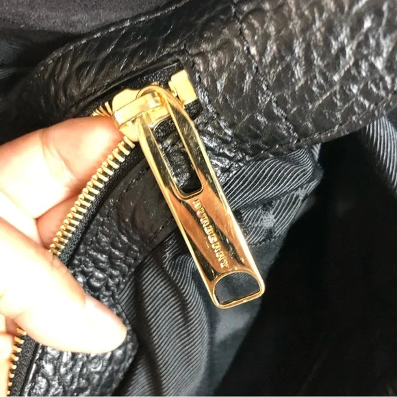 Burberry Lindburn Hobo - Picture 15 of 15